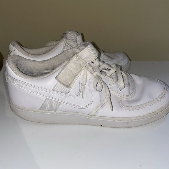 white nike vandals